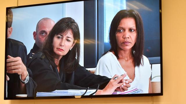 Ana Julia Quezada (d), autora confesa de la muerte de Gabriel Cruz, junto a su abogada Beatriz Gámez