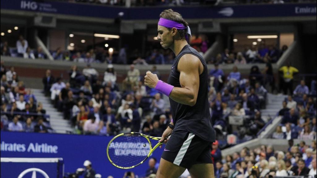 Rafa Nadal celebrando un tanto.
