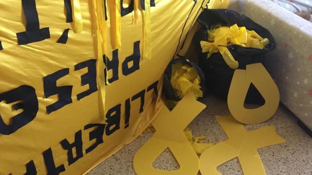 Los lazos quitados por Ribas y su equipo.