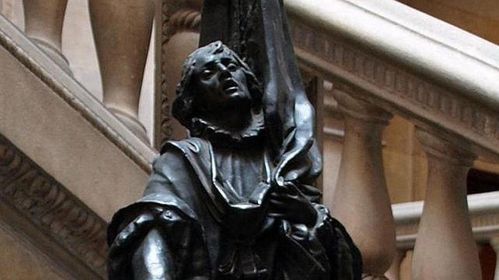 Estatua en honor de Rafael Casanova en el Ayuntamiento de Barcelona.
