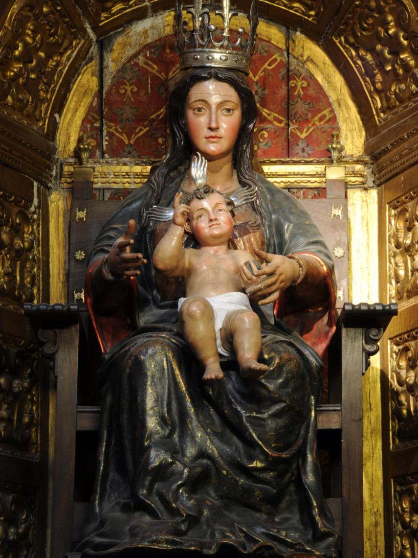 Talla de la Virgen de la Victoria.