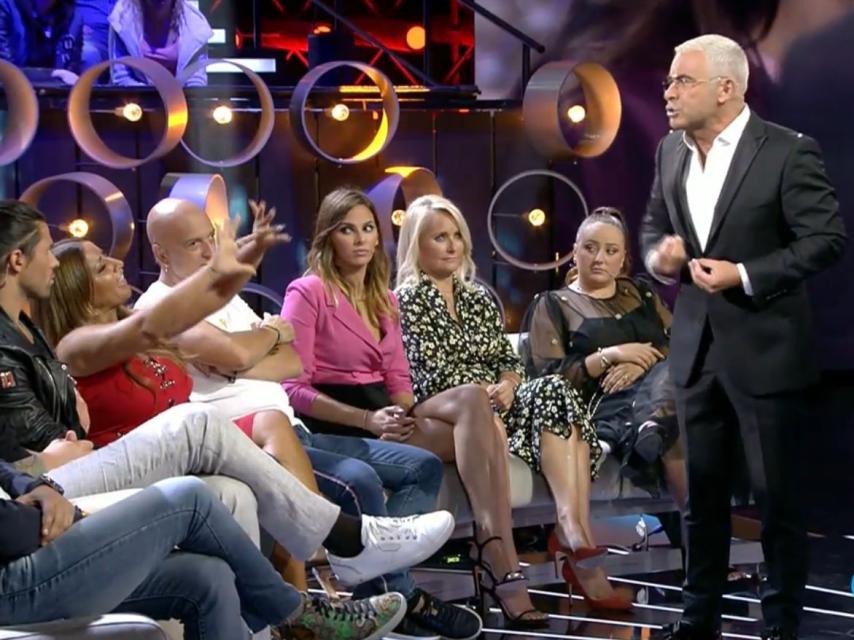 Jorge Javier y la madre de Noemí Salazar en plena guerra.