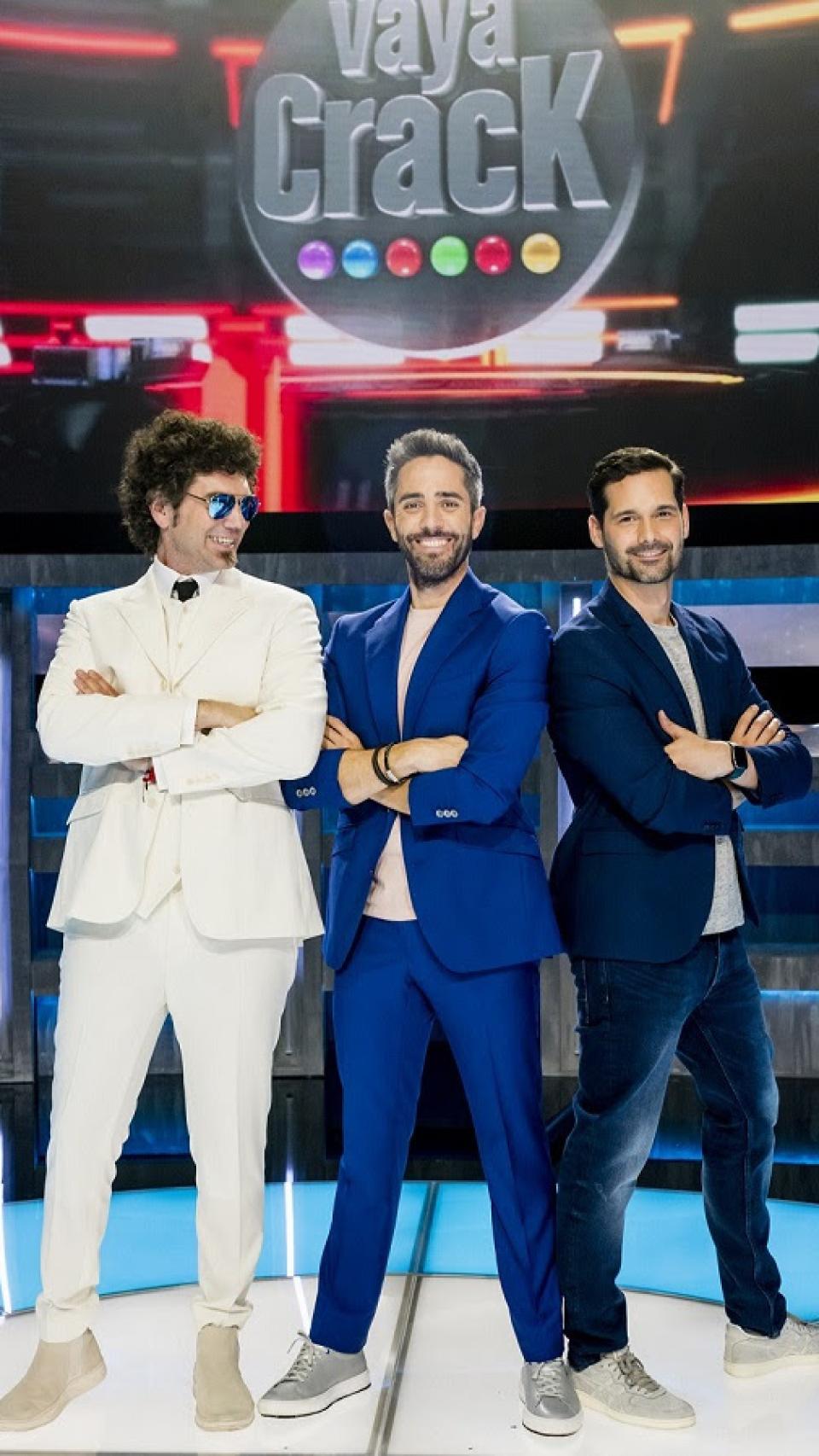 Roberto Leal junto a Ibáñez y Quevedo.