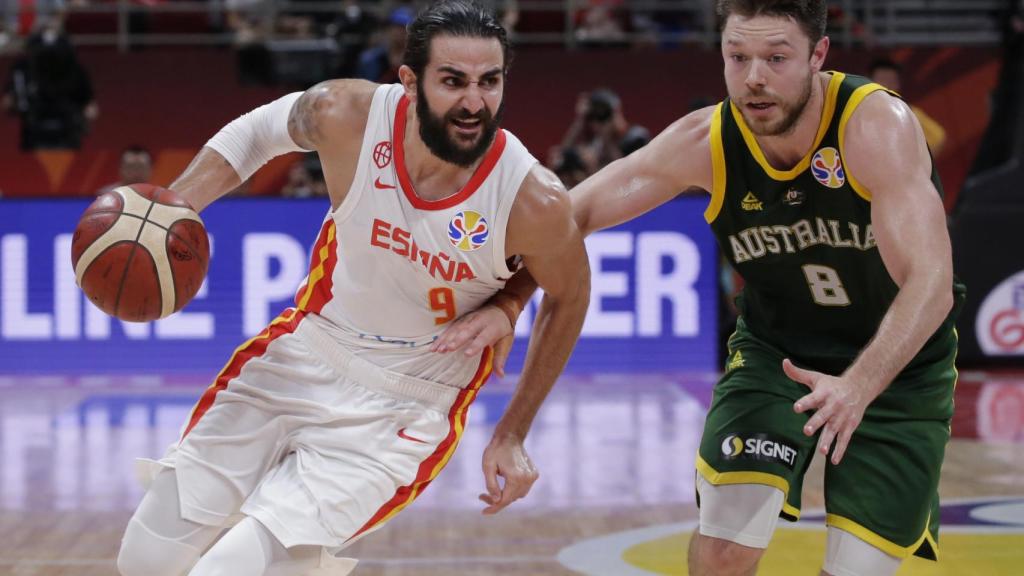 Ricky Rubio esquiva la presión de Matthew Dellavedova