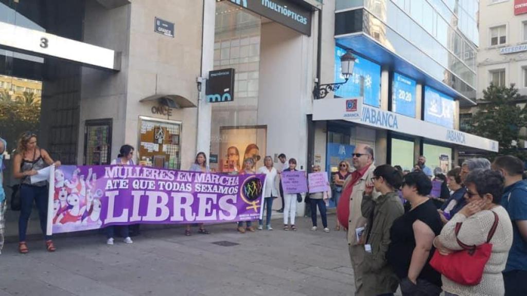 Concentración en repulsa por el asesinato machista en Vilalba