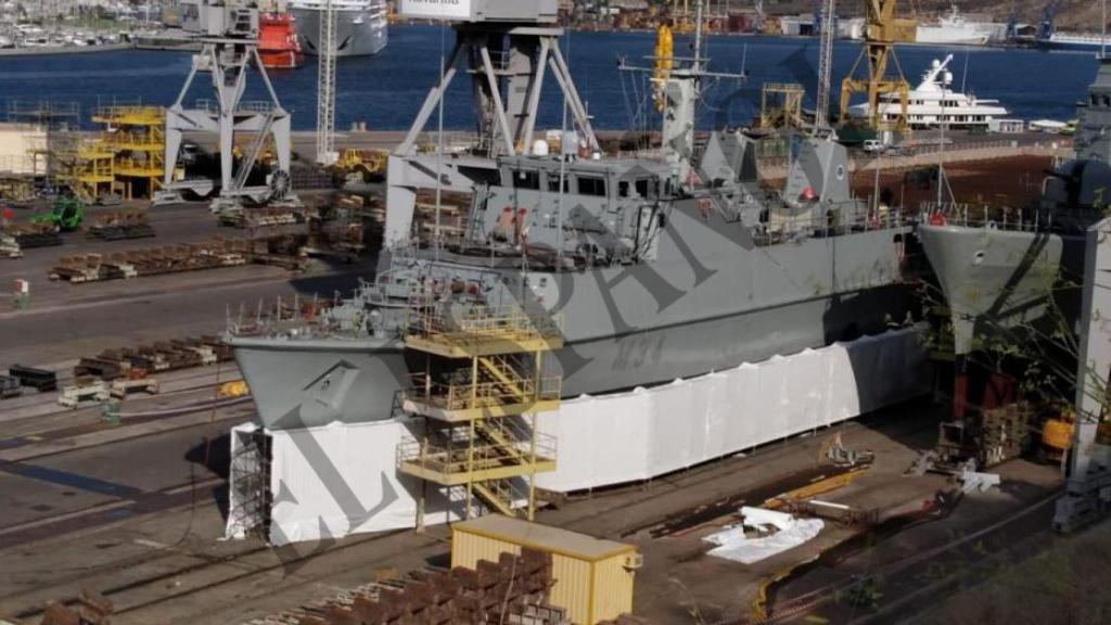 El 'Turia', con el casco tapado para que no se filtre su estado.