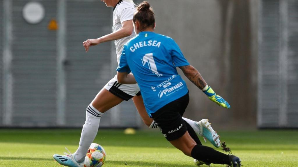 Jakobsson anota en el partido entre el Tacón y el Sporting de Huelva. Foto: Twitter (@CD_Tacon)