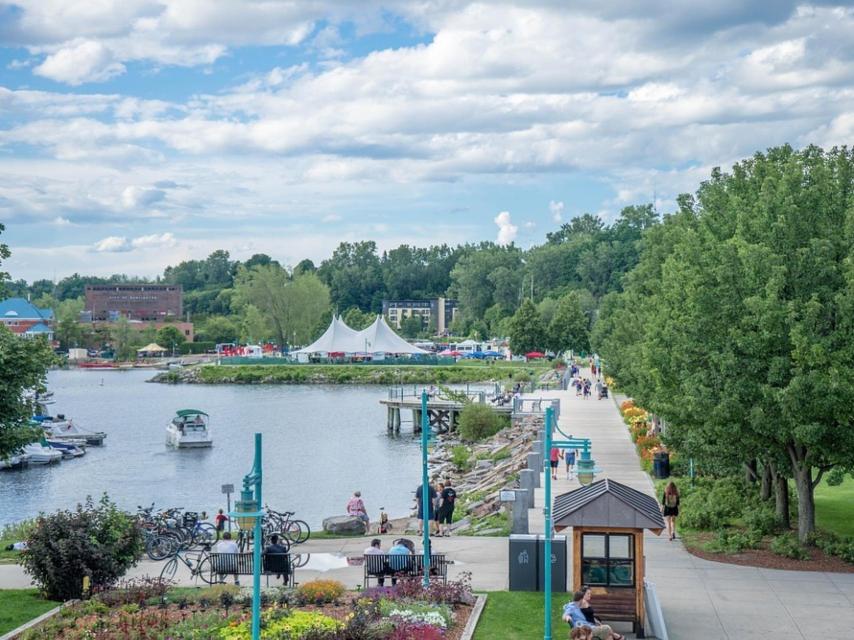 A través del carril bici conoceremos palmo a palmo la costa de Burlington.
