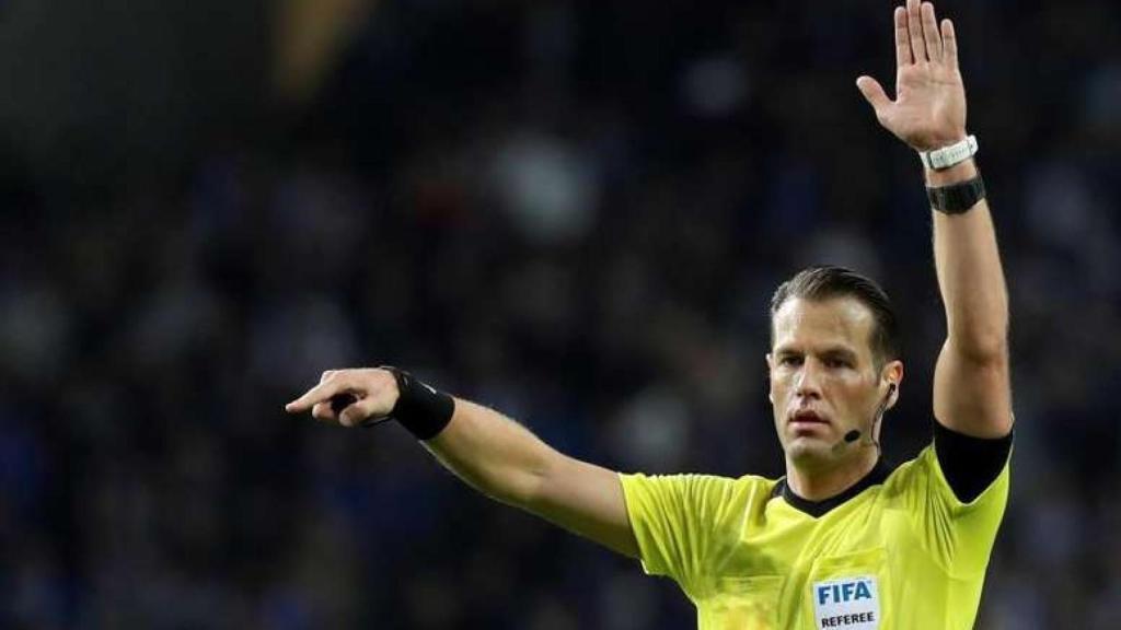 Danny Makkelie en un partido.