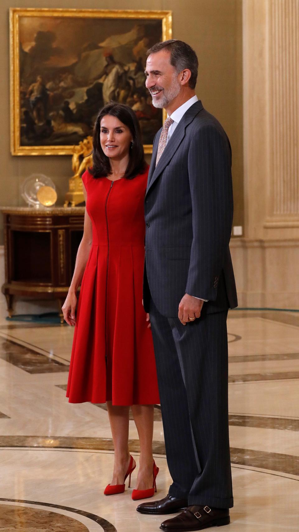 Los Reyes en el Salón Magnolia de Zarzuela.