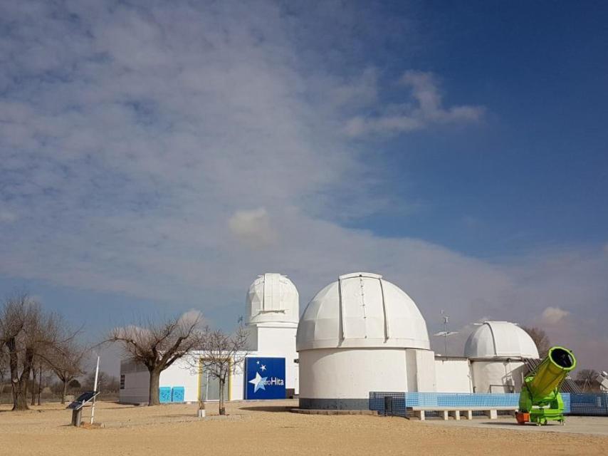 AstroHita, un observatorio construido a mano en el páramo manchego.
