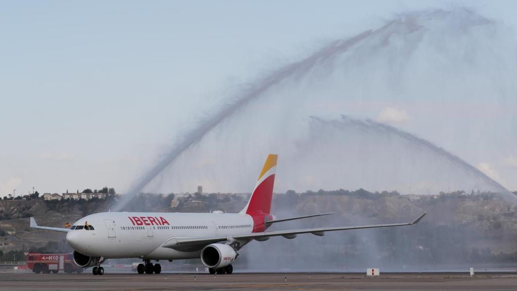 El avión de la Selección a su llegada a Madrid desde China