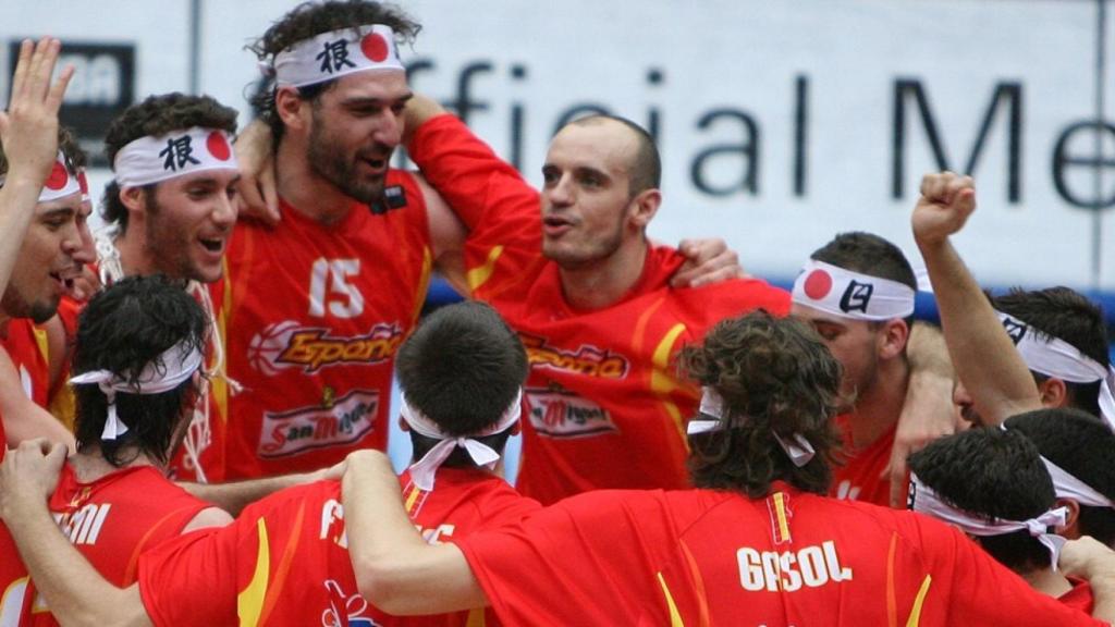 Garbajosa, junto a la selección española en el Mundial de 2006. Foto: FIBA