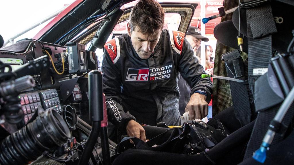 Fernando Alonso prepara el Dakar 2020 en Toyota junto con Marc Coma