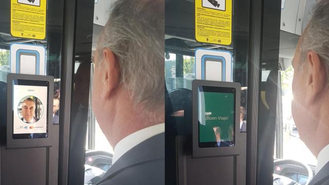 Una de las pruebas del pago biométrico en el lanzamiento de hoy del proyecto piloto.