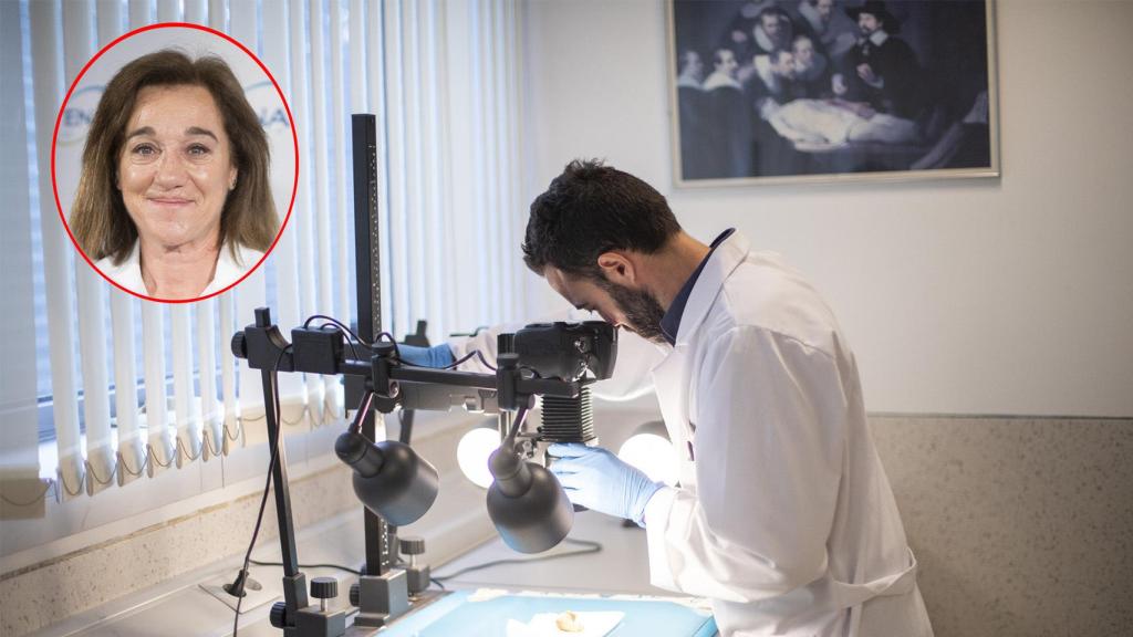 Samuel Miralles, fotógrafo forense, emplea la técnica con la que se obtuvieron las huellas de Blanca Fernández.