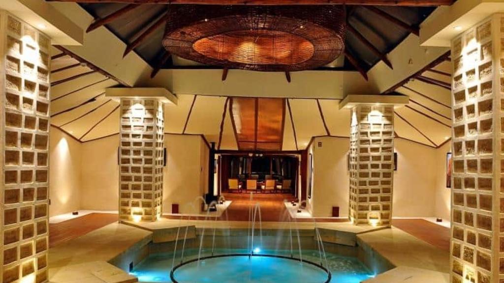 Entre en el primer hotel construido de sal