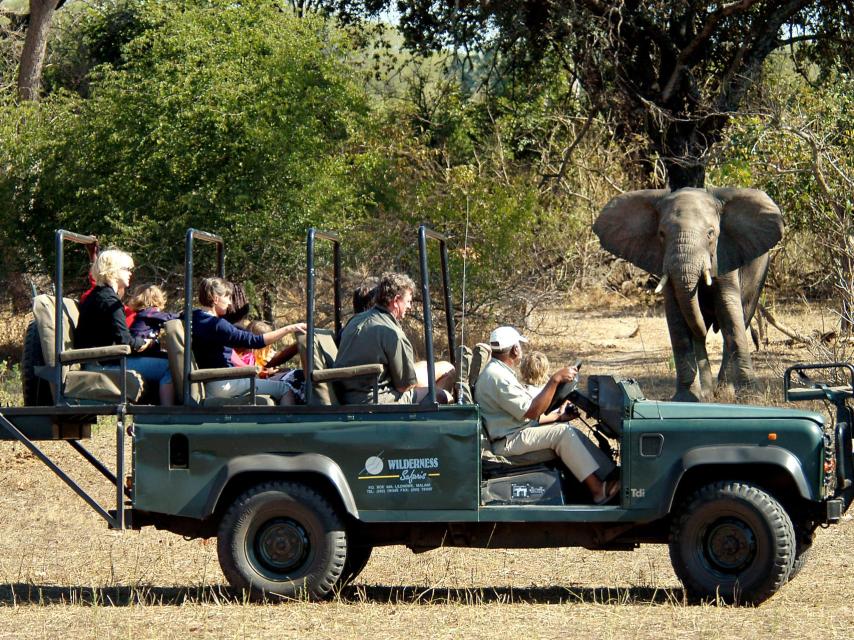 El safari a bordo de un 4x4 es todo un clásico.