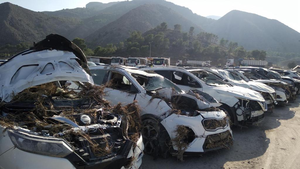 Vehículos de la empresa afectados por la DANA.