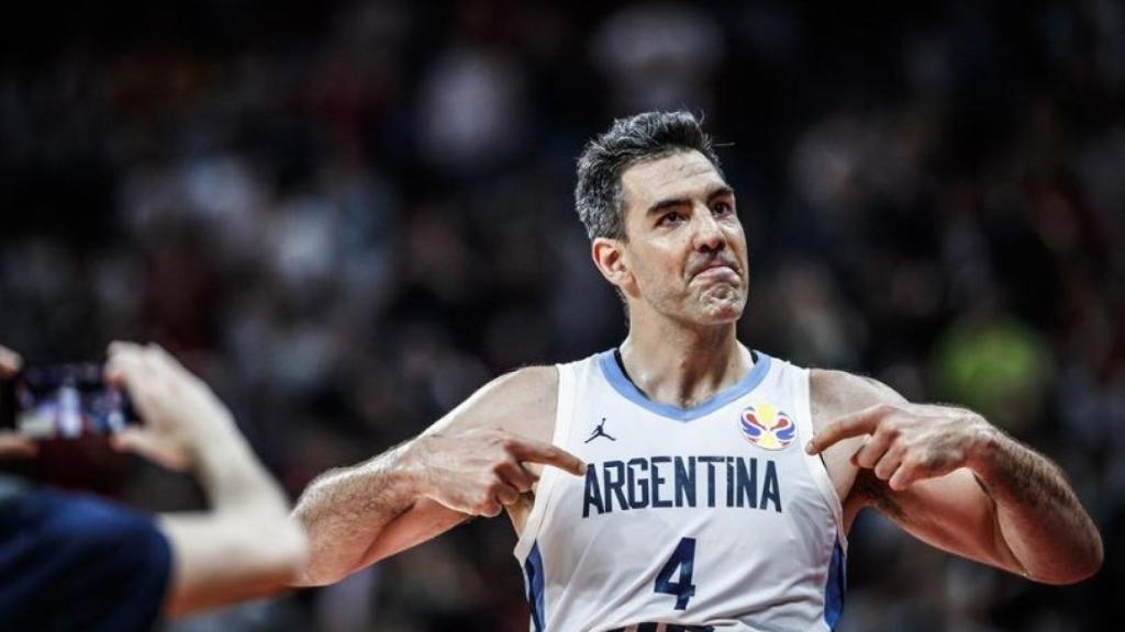 Luis Scola con la selección argentina. Foto (@LScola4)