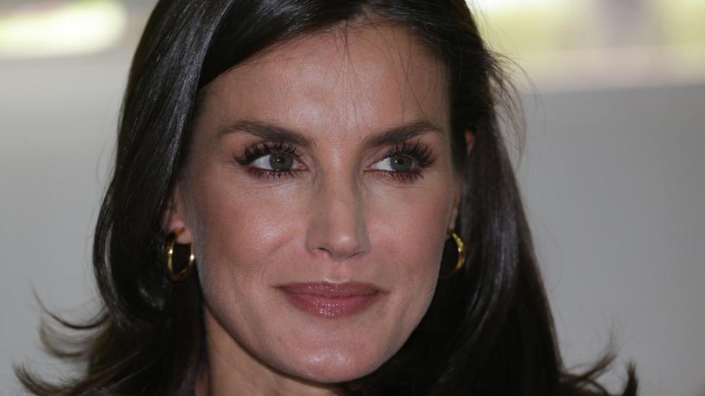 La reina Letizia con nuevos pendientes.