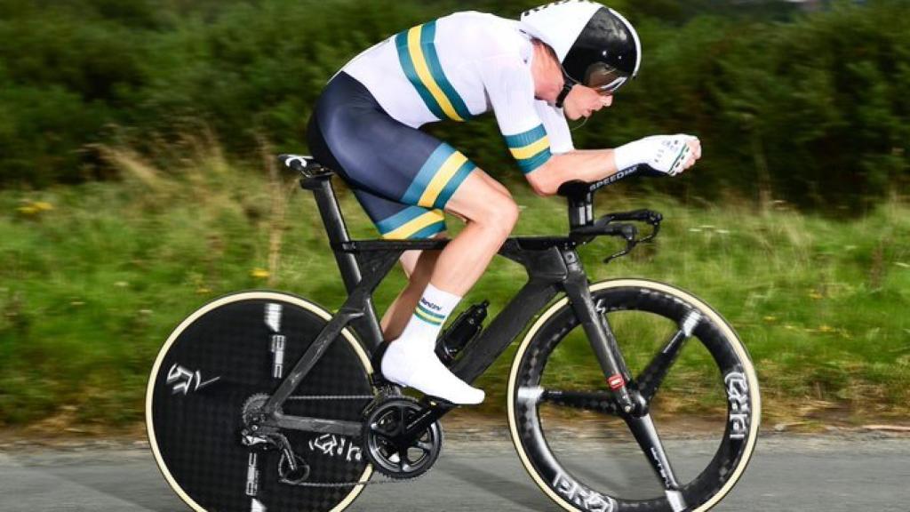 Rohan Dennis, en un momento de la contrarreloj individual del Mundial de Yorkshire. Foto: (Twitter @Yorkshire2019)