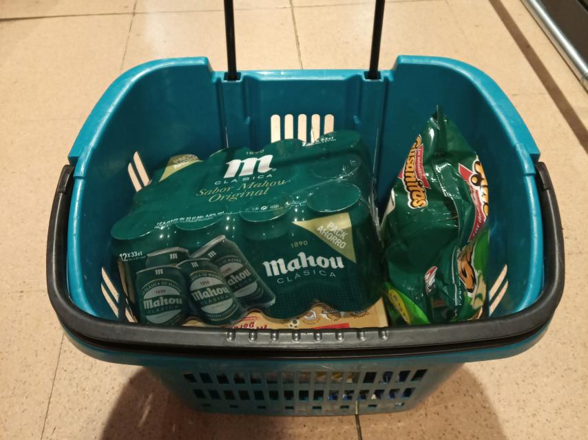 Cesta de la compra en el Sánchez Romero.