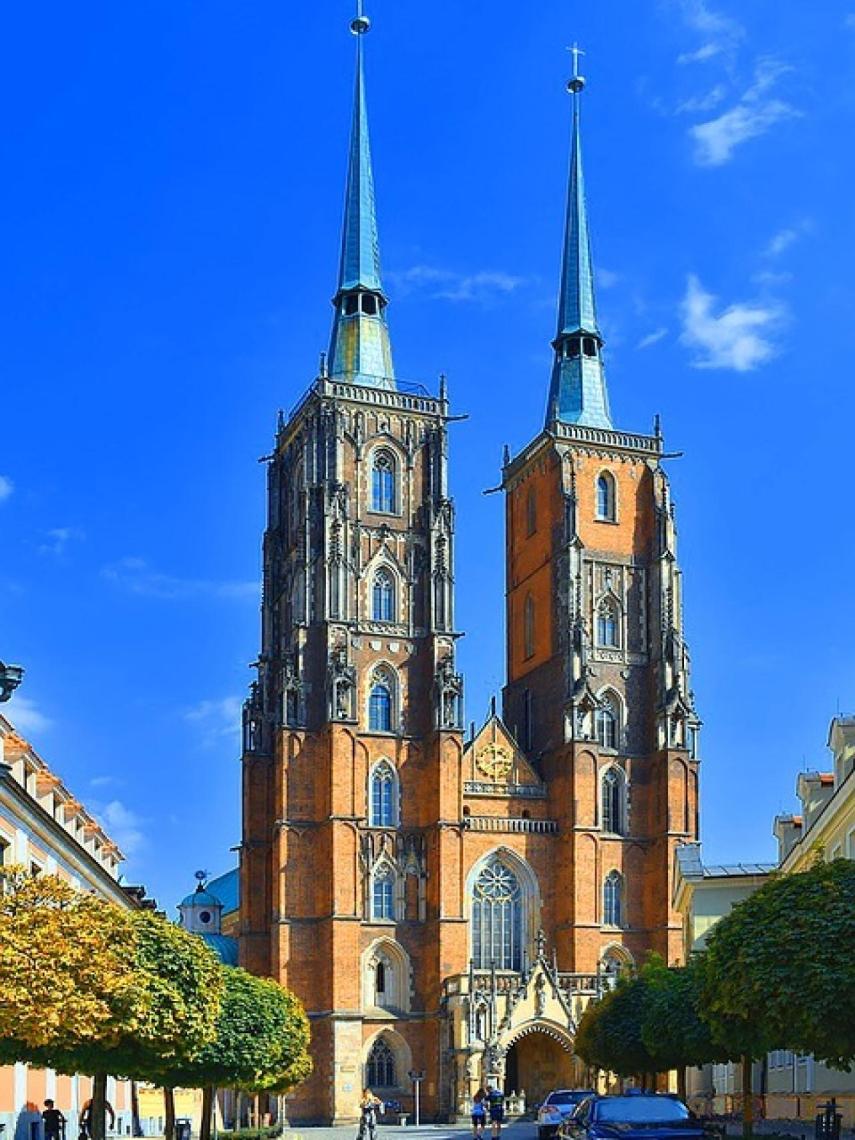 La Catedral de San Juan Bautista se encuentra en la parte antigua de la ciudad.