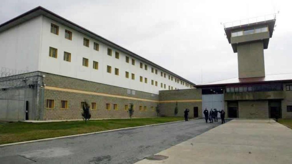 Uno de los patios interiores de la prisión de León.