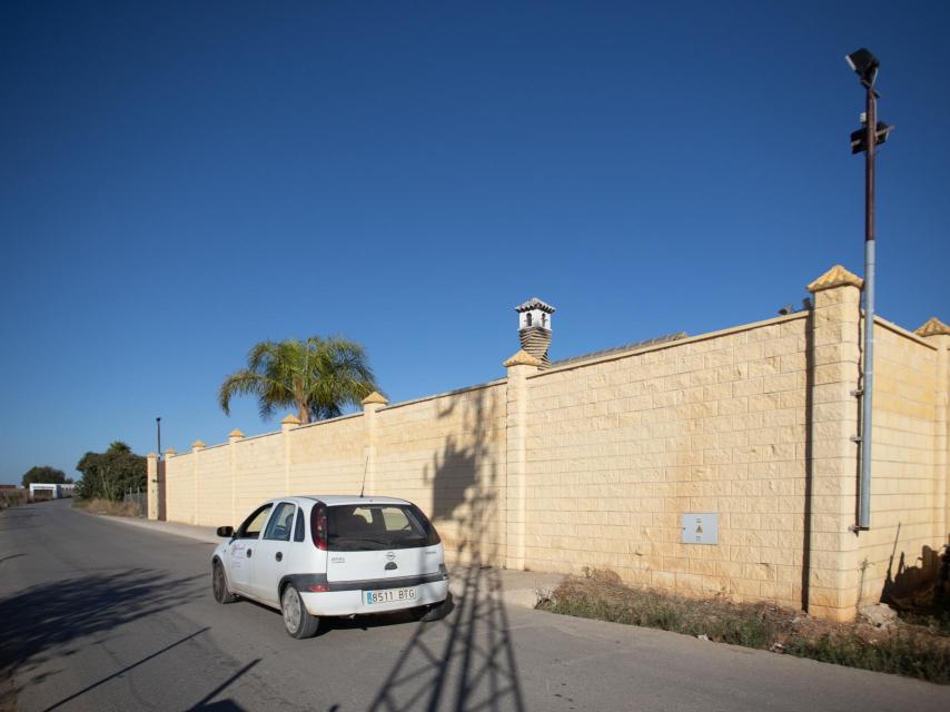 Chalet en el que tres hombres recibieron una brutal paliza a manos, presuntamente, de cuatro sicarios franceses y un marroquí.