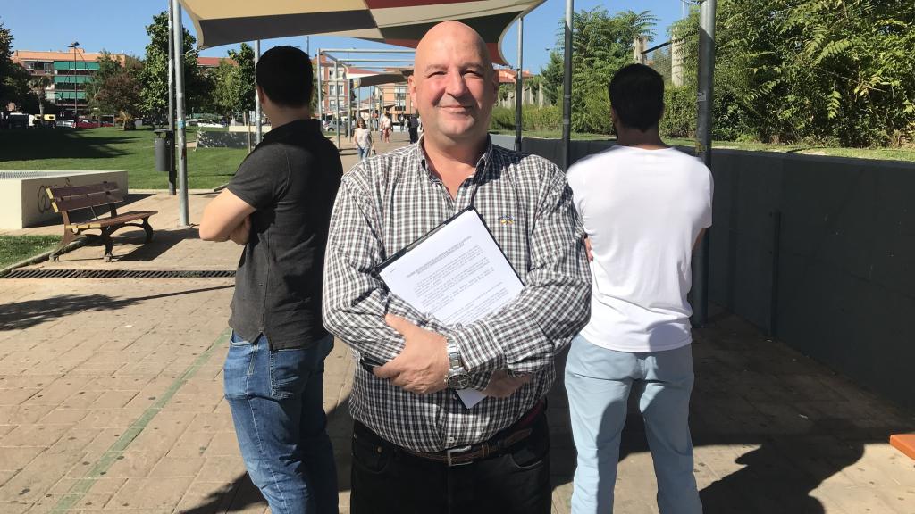 Los dos aspirantes a la Guardia Civil, N. y J. J., junto a Javier Correa.