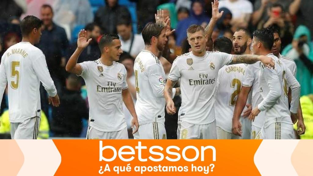 Los jugadores del Real Madrid celebrando.