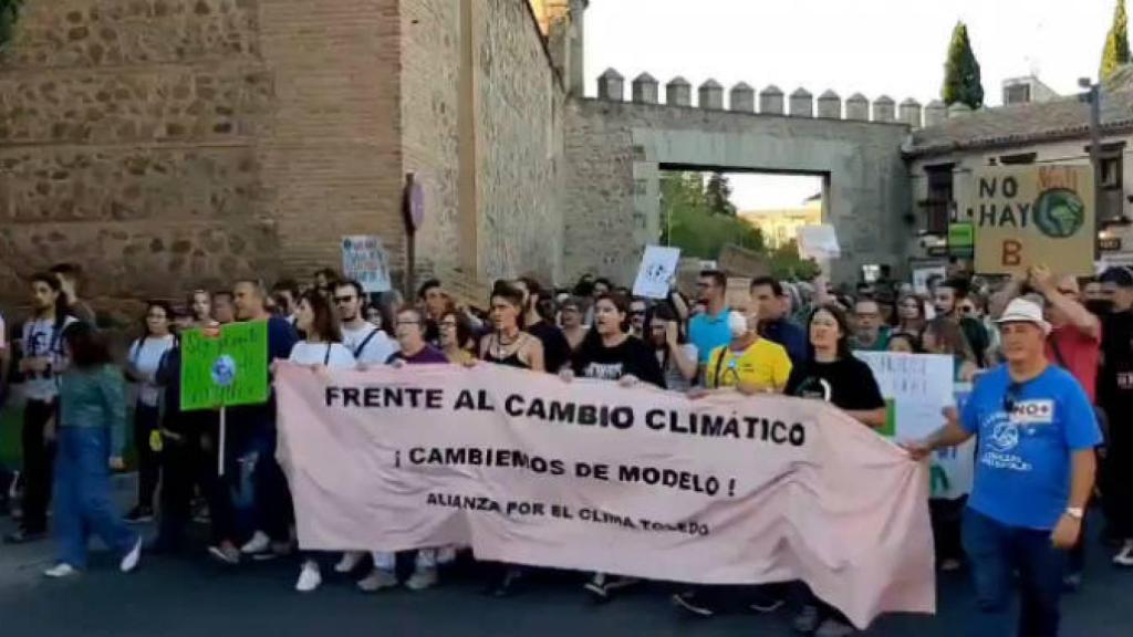 La cabecera de la manifestación en Toledo. Foto: UGT.