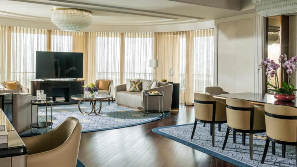 La amplitud y lujo de la Suite Presidencial es una de las señas de identidad de este Four Seasons.