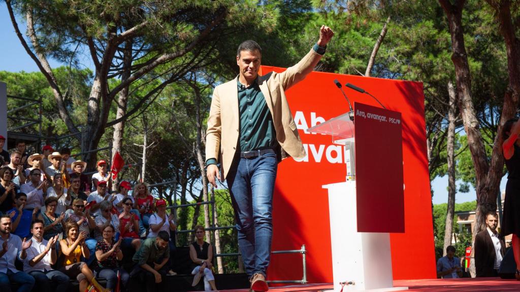Pedro Sánchez, en la Fiesta de la Rosa del PSC, en la Pineda de Gavá.