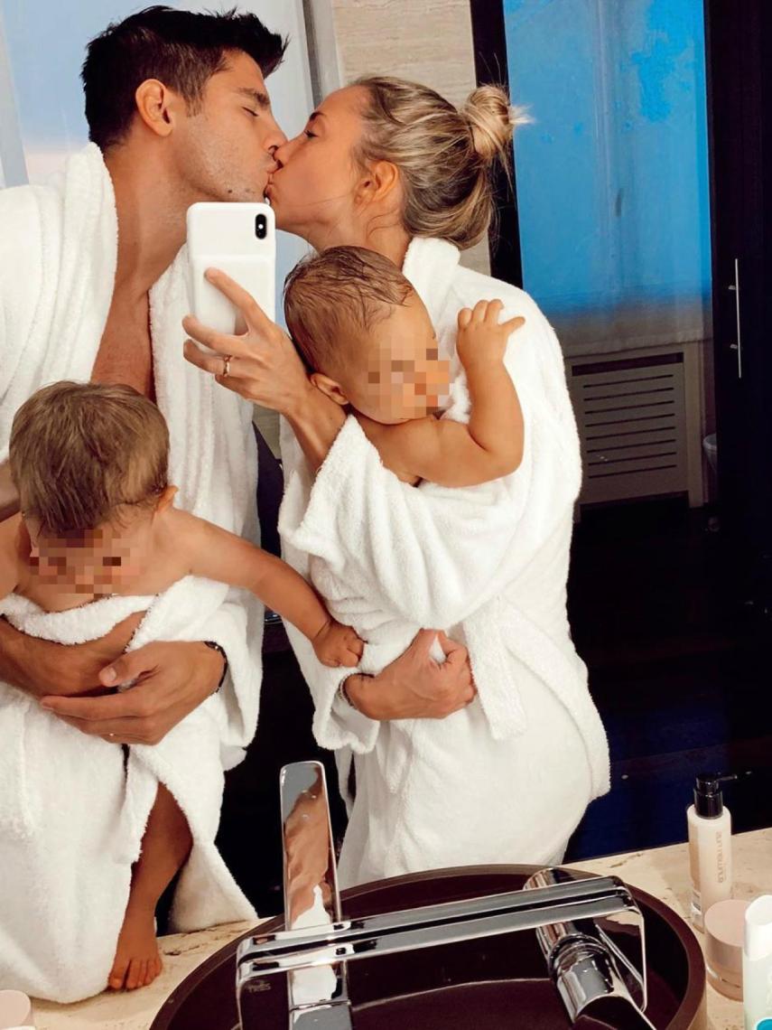 Álvaro y Alice con sus dos hijos, Leonardo y Alessandro.