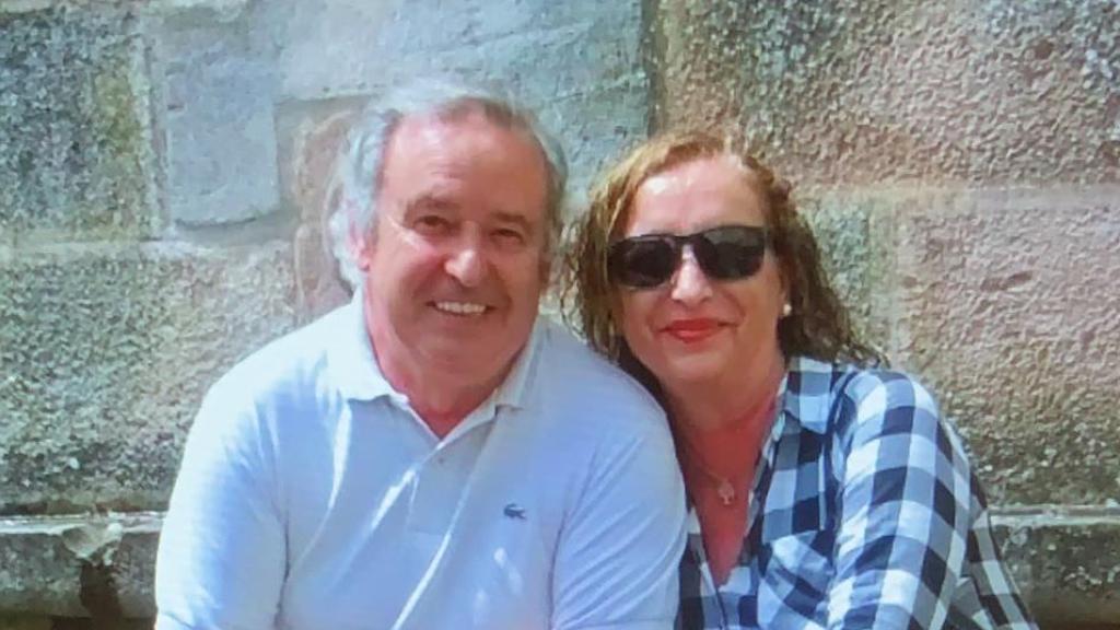 Carmen metió la cabeza de su marido, en la foto, en una caja.