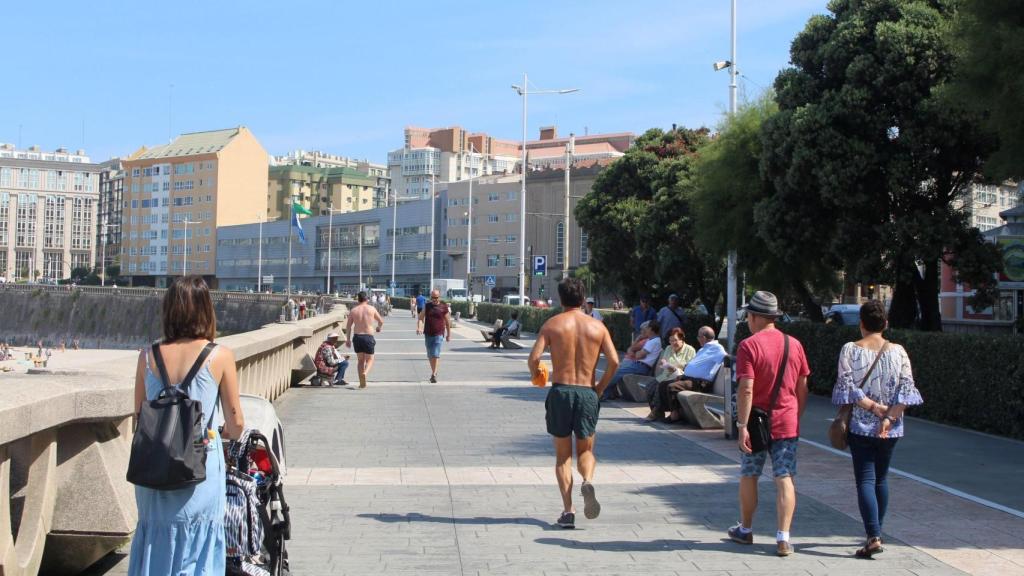 correr paseo marítimo sol deporte