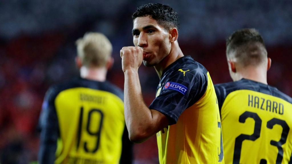 Achraf Hakimi dedicando un gol a Hiba Abouk y el hijo que esperan en común este miércoles por la noche.