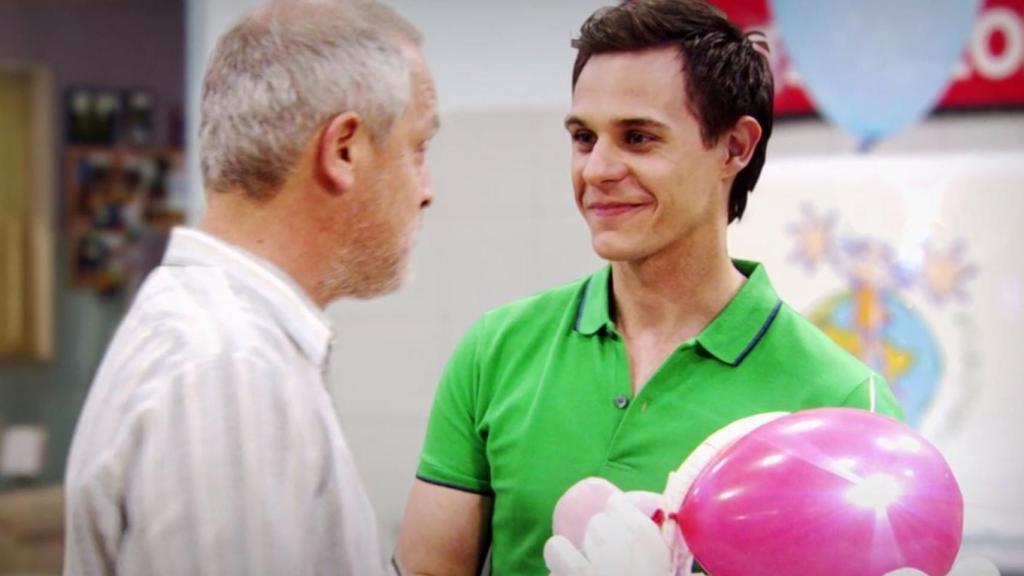 Christian Gálvez comenzó a trabajar en una juguetería tras 'Caiga quien caiga', en una fotografía del programa 'Mi casa es la tuya'.