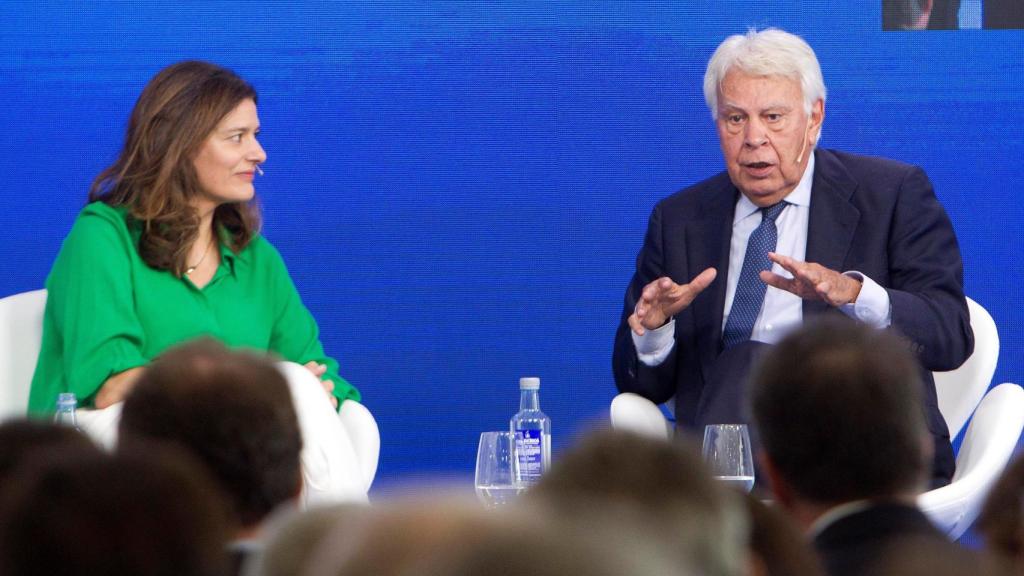 Felipe González durante su participación en el I Foro La Toja-Vínculo Atlántico.