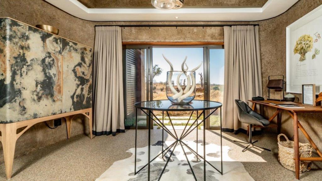 Earth Lodge Lux Suite Entrance.