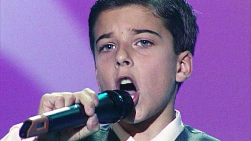 Blas Cantó interpretando 'Si tú no estás aquí' en Veo, Veo Murcia.