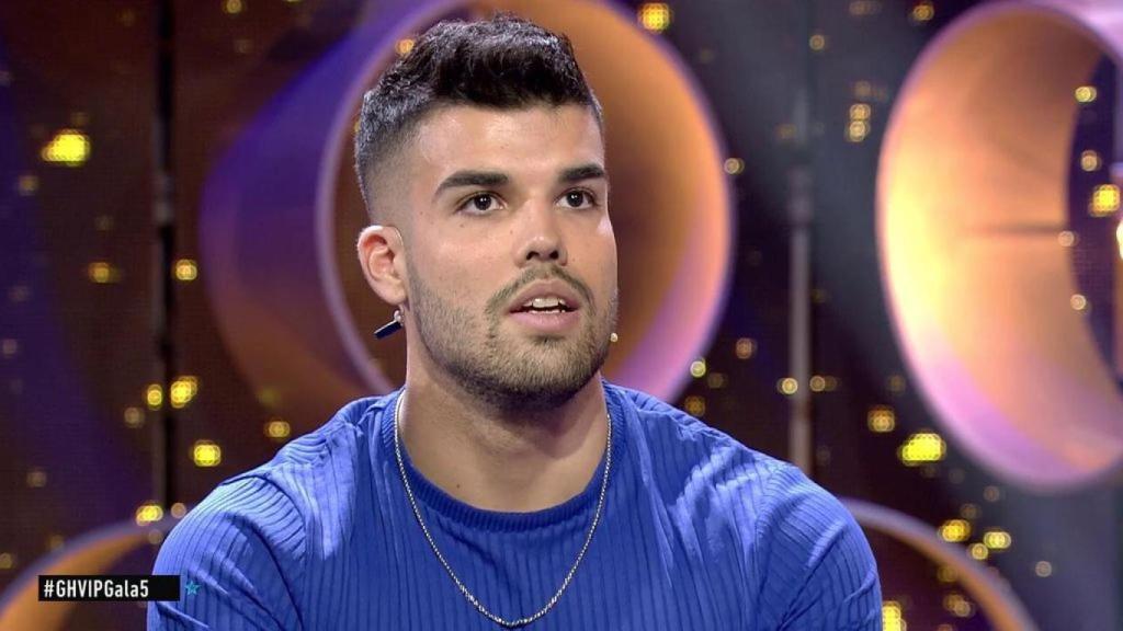 Pol Badía es el exnovio de Adara y actual pareja de Joao.