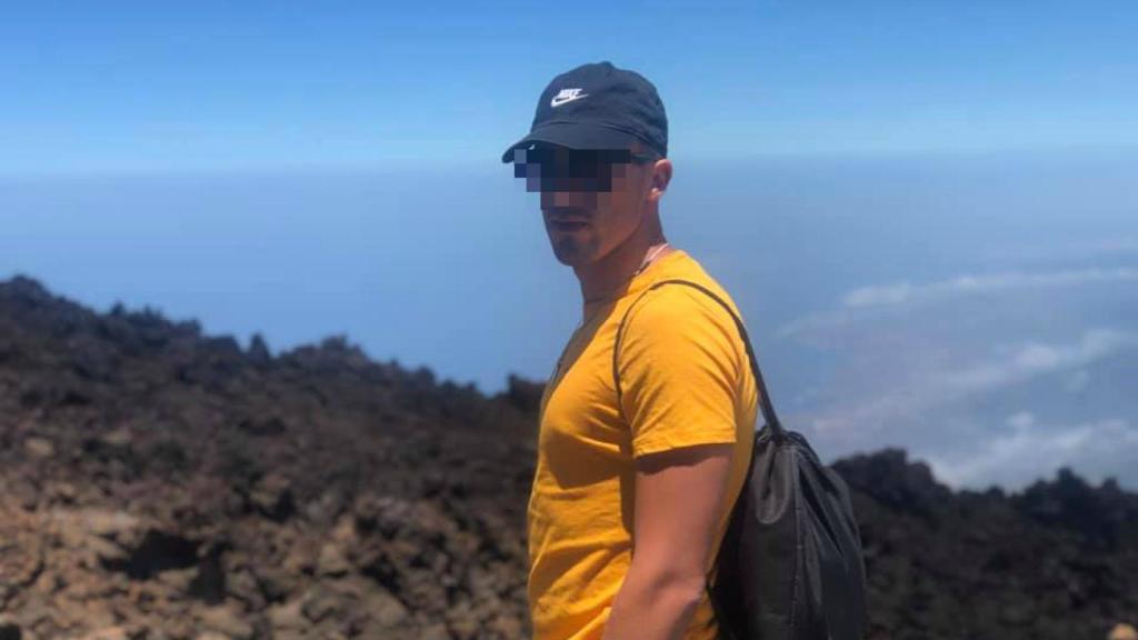 Ale se había formado como militar.