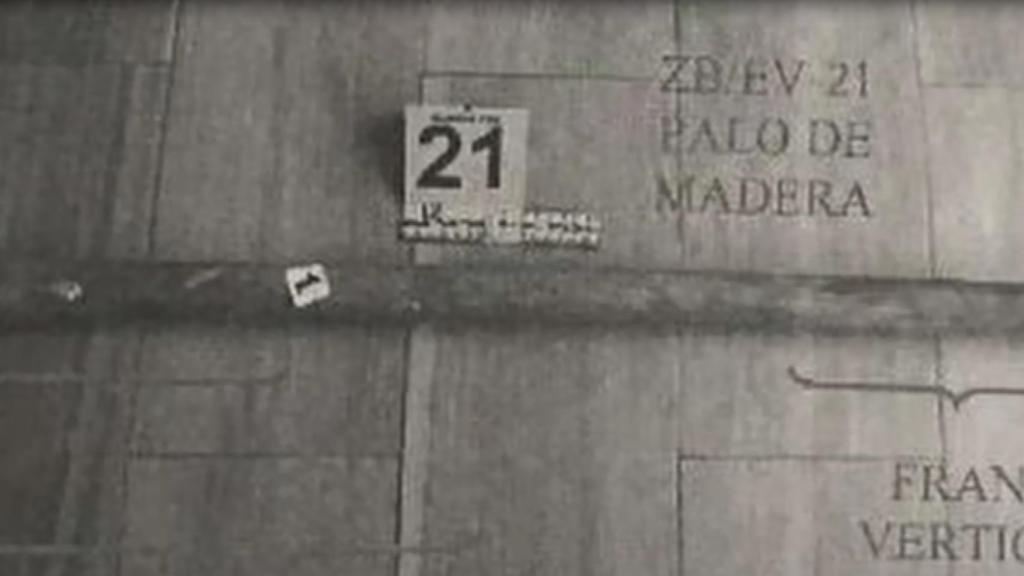 El arma del crimen, un enorme palo, similar a un bate de béisbol.