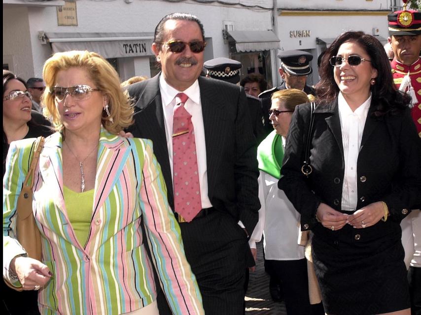 Mayte Zaldívar, Julián Muñoz e Isabel Pantoja en Marbella.
