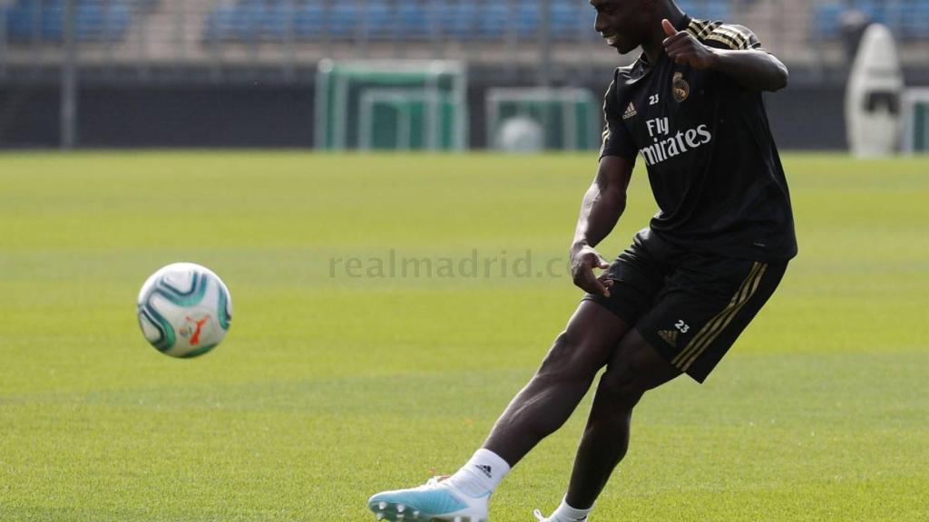 Mendy se entrena en Valdebebas.