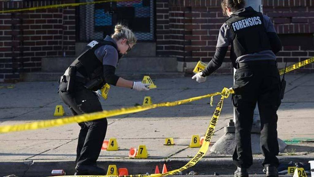 Policía de Baltimore en la escena del crimen.