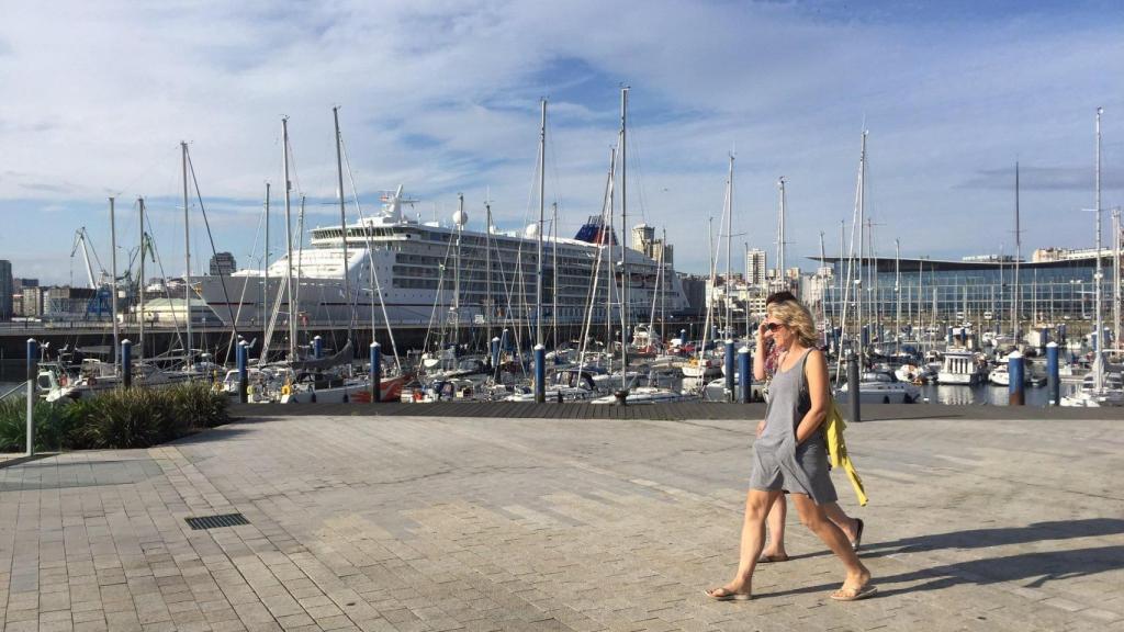 MS Europa 2: el mejor crucero del mundo atraca hoy en A Coruña